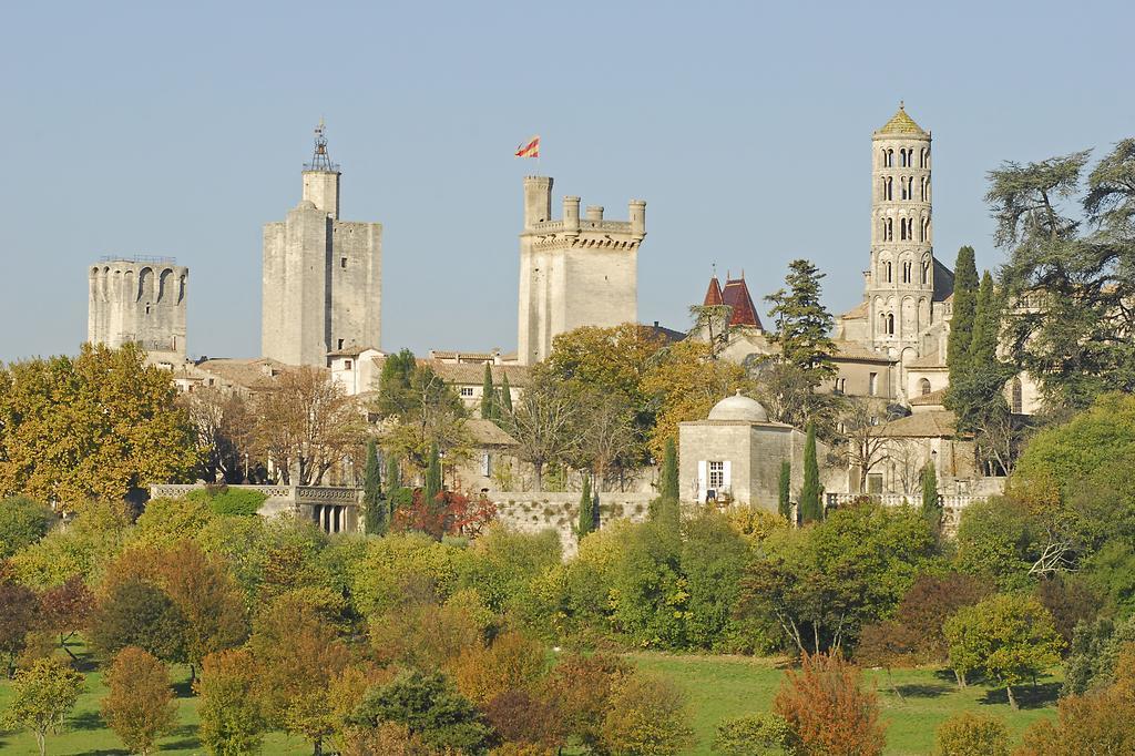 Logis Hotel Restaurant Uzes Pont Du Gard Exterior photo