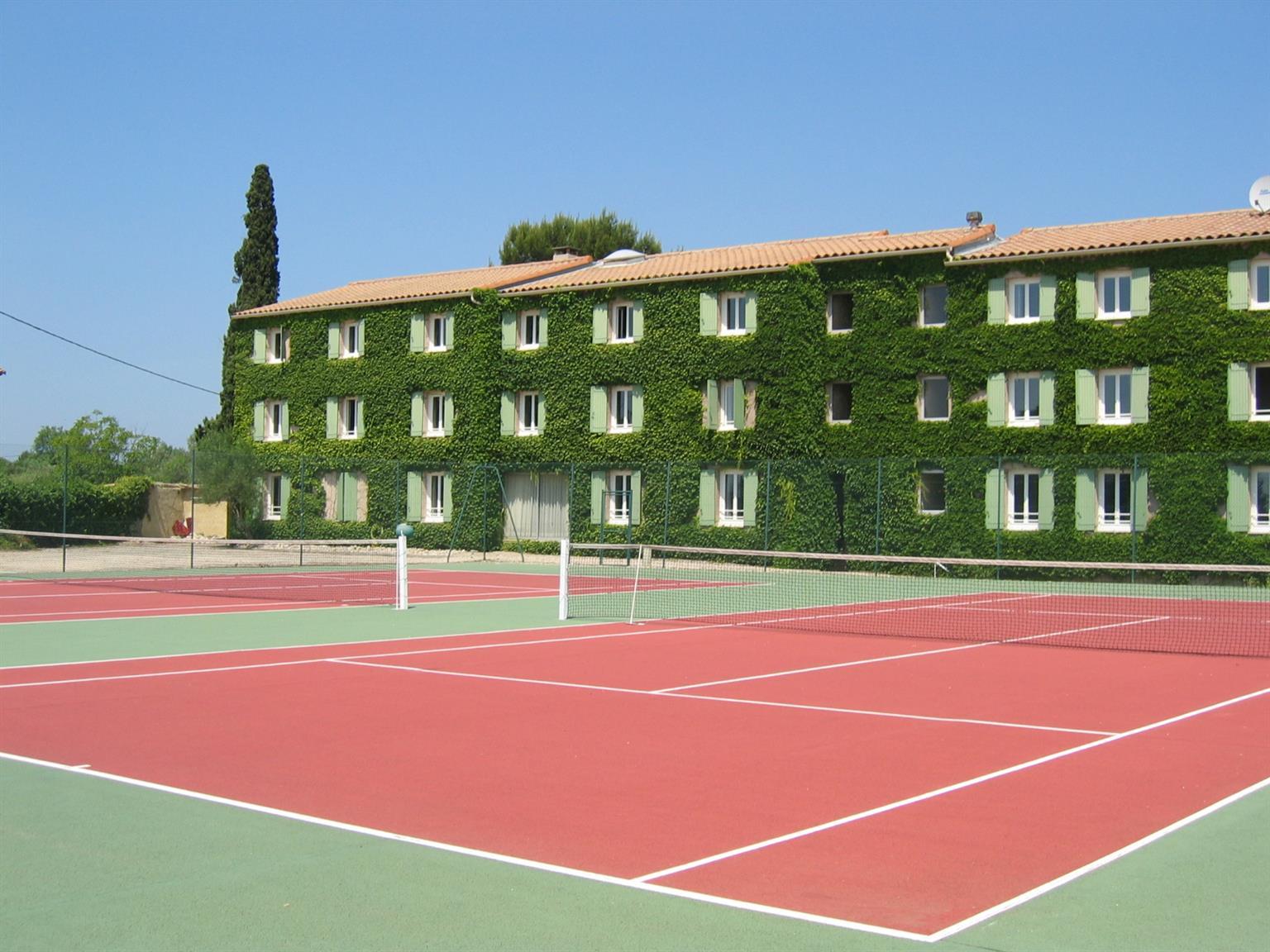 Logis Hotel Restaurant Uzes Pont Du Gard Exterior photo